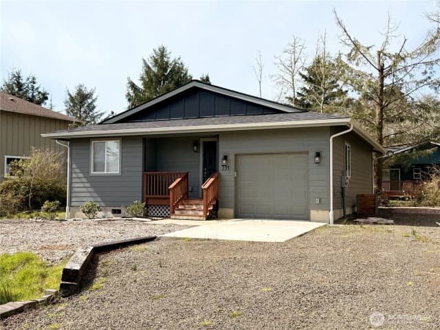 Property photo for 331 Olympic View Ne, Ocean Shores