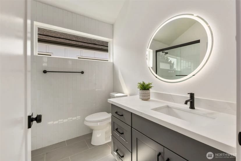 Property photo for 806 S Rose Street, Seattle photo 11