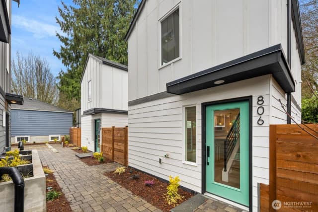 Property photo for 806 S Rose Street, Seattle