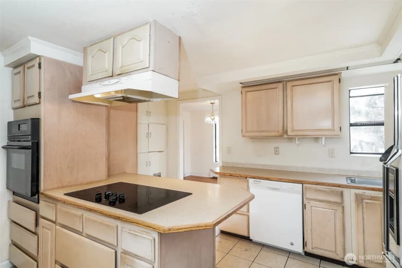 Property photo for 715 S 141st Street, Tacoma photo 6