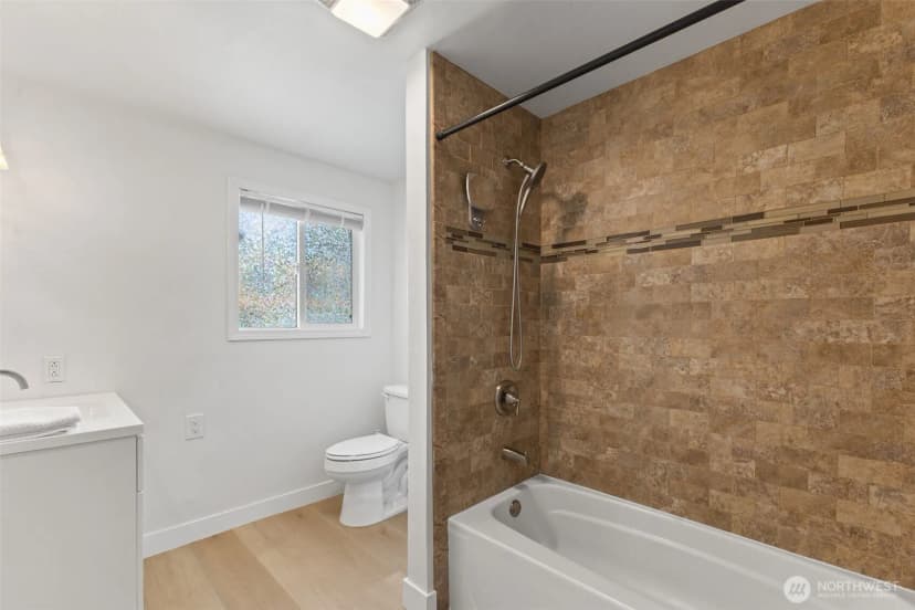 Property photo for 3118 Deer Island Drive E, Lake Tapps photo 8