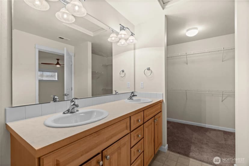 Property photo for 10700 Se 260th Street #a103, Kent photo 11