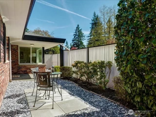 Property photo for 12404 Se 26th Place, Bellevue photo 3