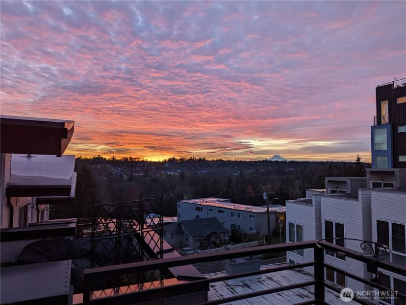 Property photo for 3070 Sw Avalon Way #g, Seattle