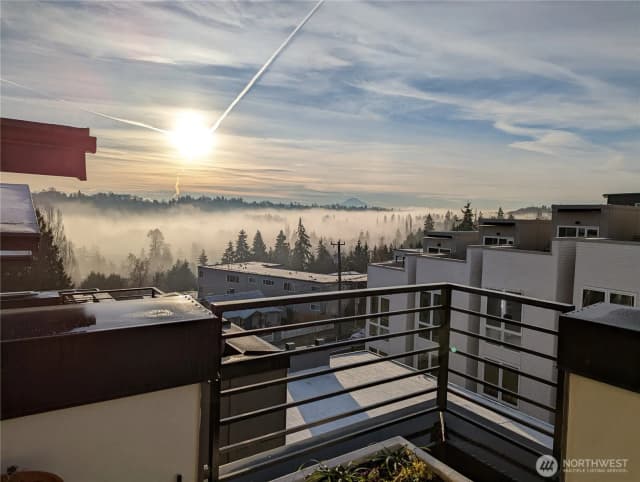 Property photo for 3070 Sw Avalon Way #g, Seattle photo 2