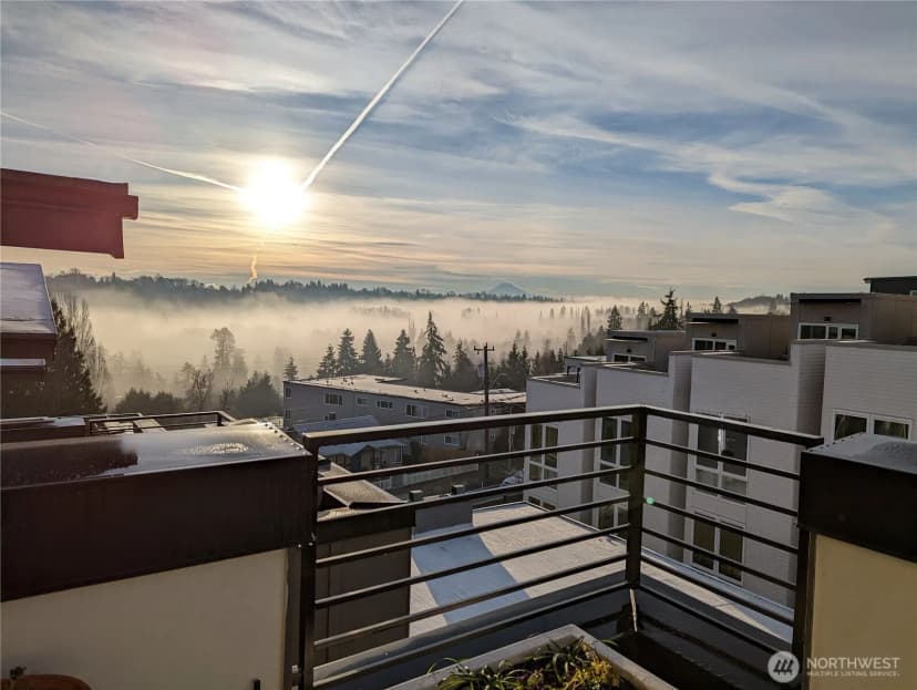 Property photo for 3070 Sw Avalon Way #g, Seattle photo 2