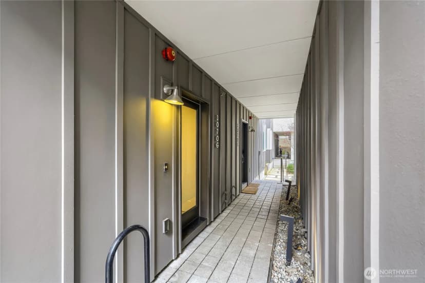 Property photo for 3070 Sw Avalon Way #g, Seattle photo 28