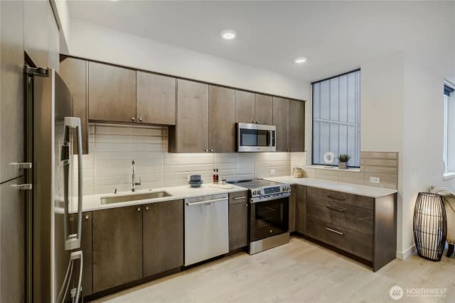Property photo for 3070 Sw Avalon Way #g, Seattle photo 5