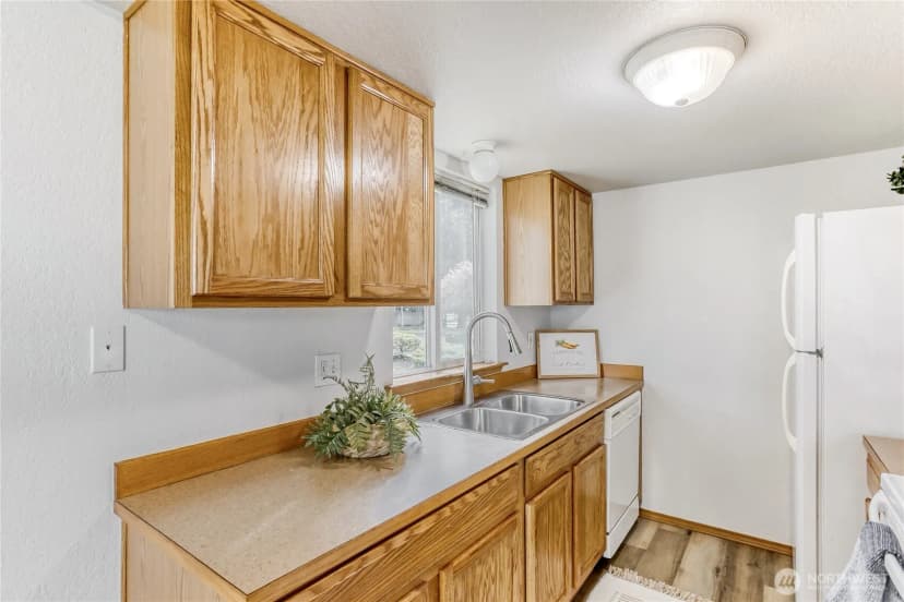 Property photo for 9115 1st Place Ne #2, Lake Stevens photo 6