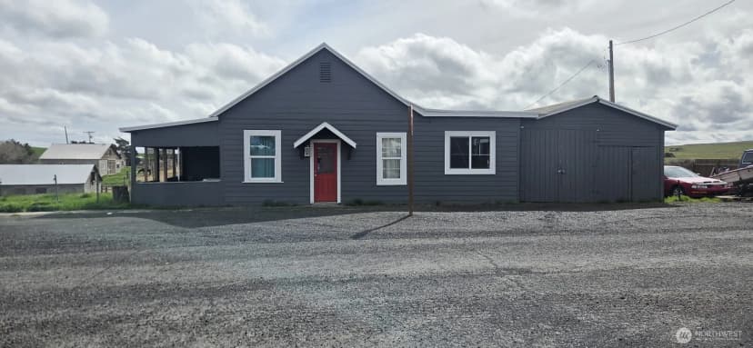 Property photo for 151 First Avenue, Hatton