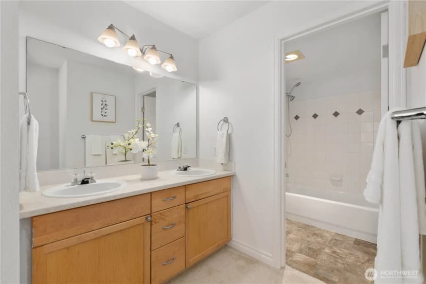 Property photo for 18501 Se Newport Way #h235, Issaquah photo 11