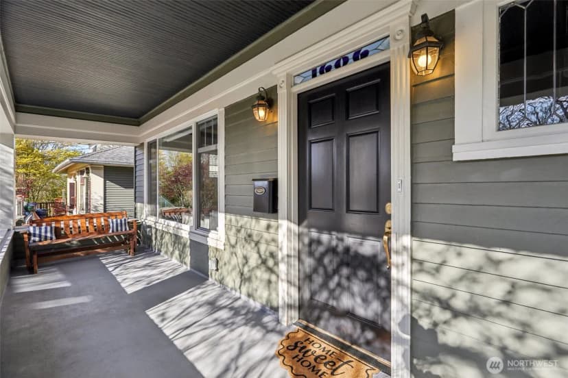 Property photo for 1606 33rd Avenue, Seattle photo 2