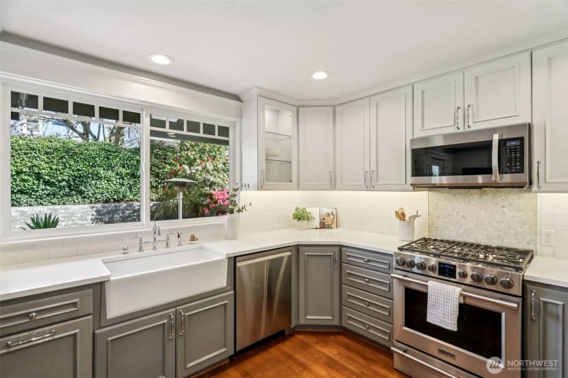 Property photo for 1606 33rd Avenue, Seattle photo 12