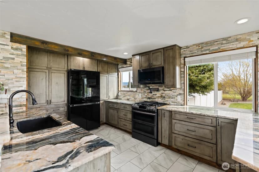 Property photo for 341 Robinson Canyon Road, Ellensburg photo 14