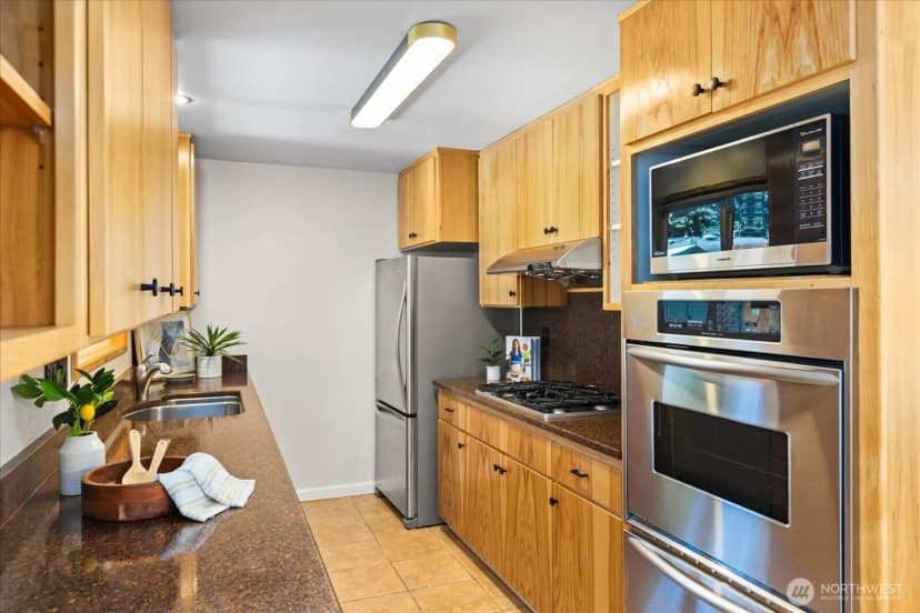 Property photo for 10601 242nd Place Sw, Edmonds photo 10