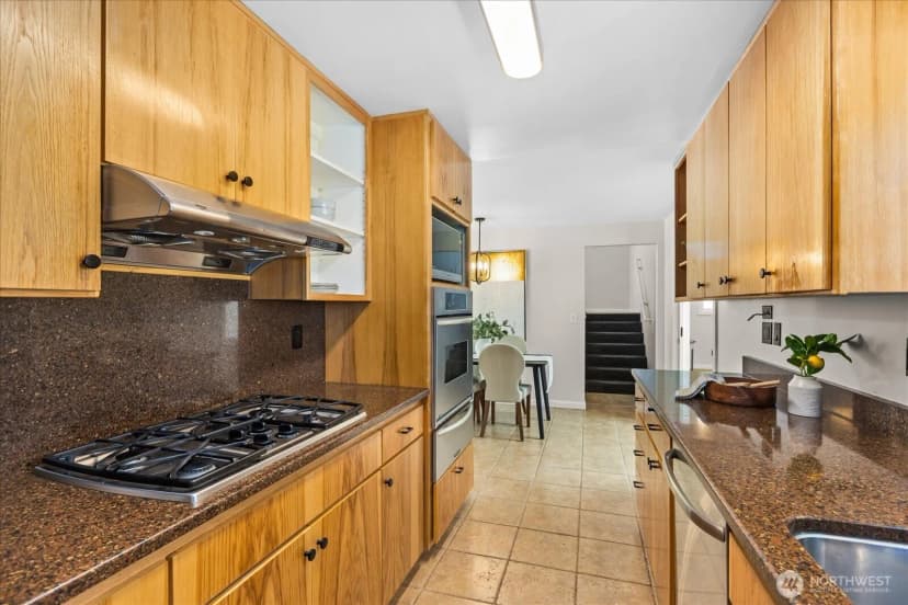 Property photo for 10601 242nd Place Sw, Edmonds photo 11