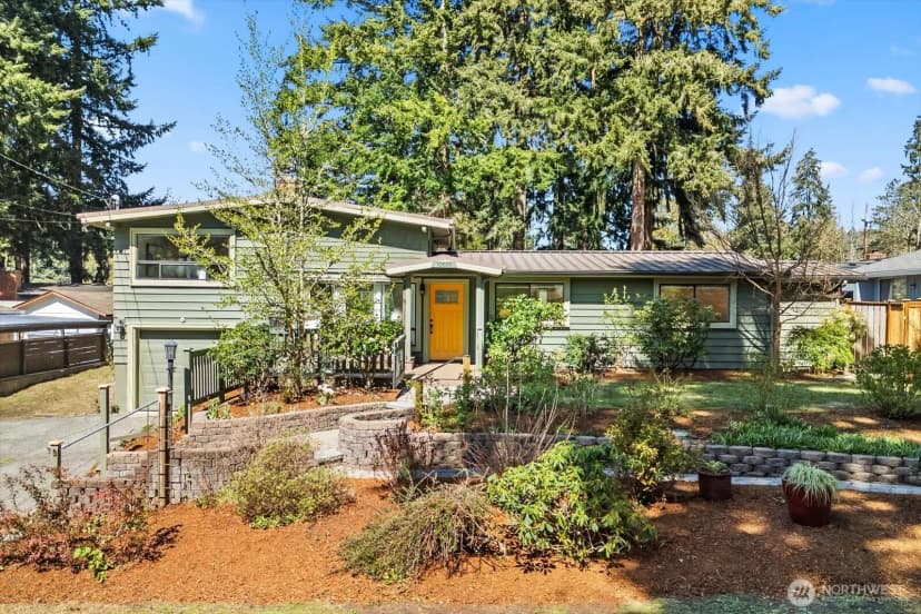 Property photo for 10601 242nd Place Sw, Edmonds photo 2
