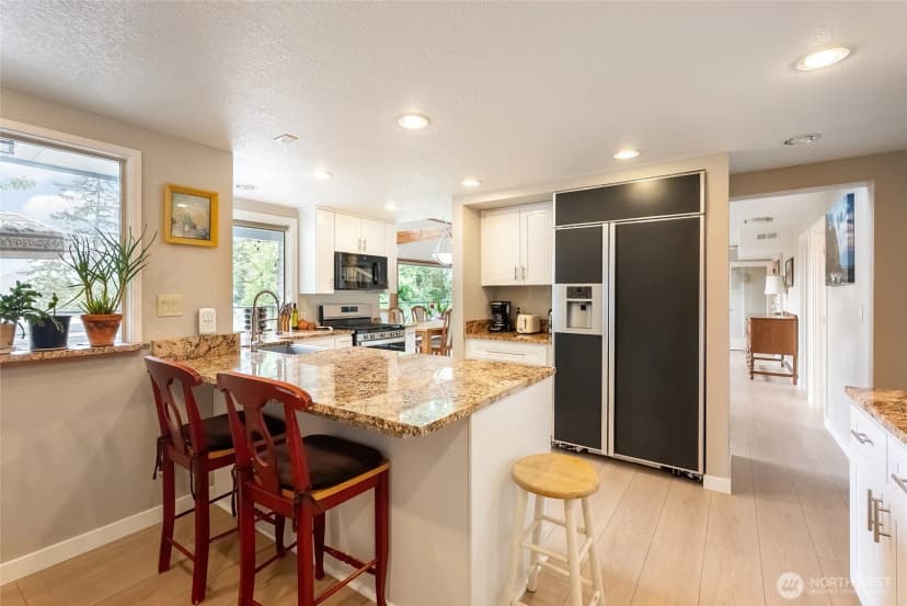 Property photo for 5408 Sunset Avenue, Anacortes photo 13