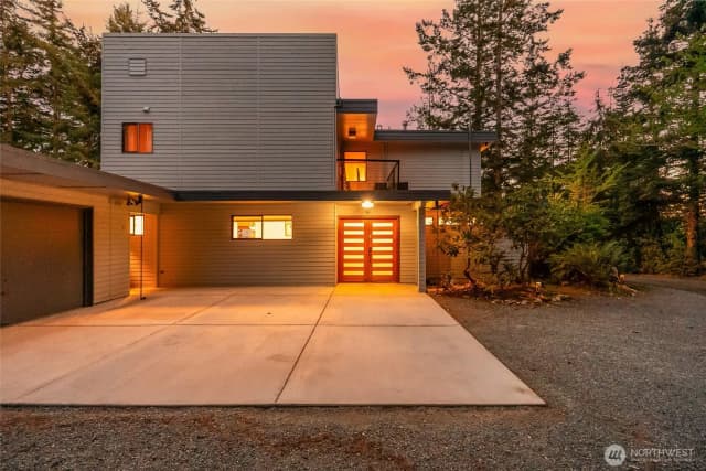 Property photo for 5408 Sunset Avenue, Anacortes photo 2