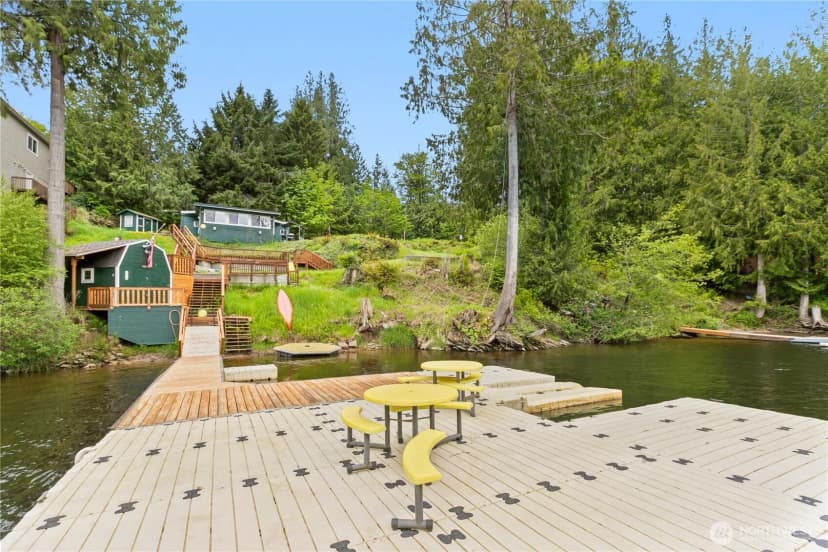 Property photo for 18545 W Big Lake Boulevard, Mount Vernon