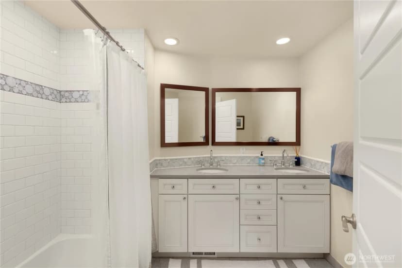 Property photo for 9525 Mercerwood Drive, Mercer Island photo 18