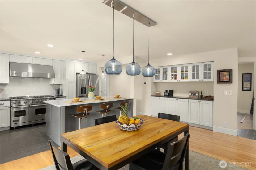 Property photo for 9525 Mercerwood Drive, Mercer Island photo 10