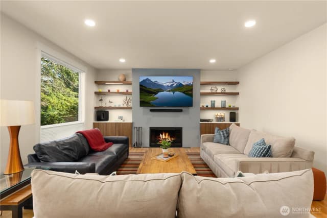 Property photo for 9525 Mercerwood Drive, Mercer Island photo 4