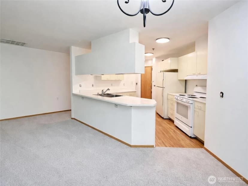Property photo for 1648 152nd Avenue Ne #w306, Bellevue photo 30