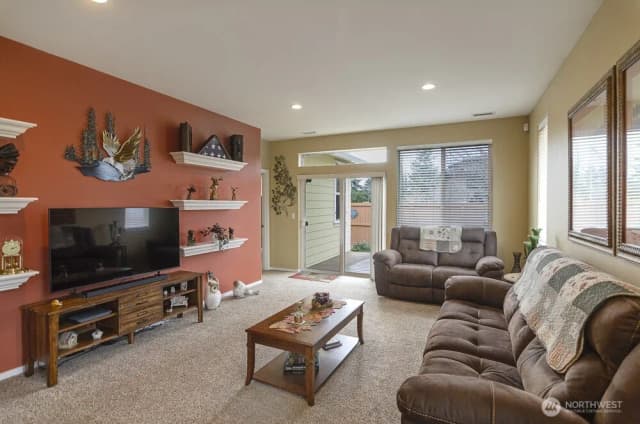 Property photo for 4201 Bainbridge Court Ne, Lacey photo 3