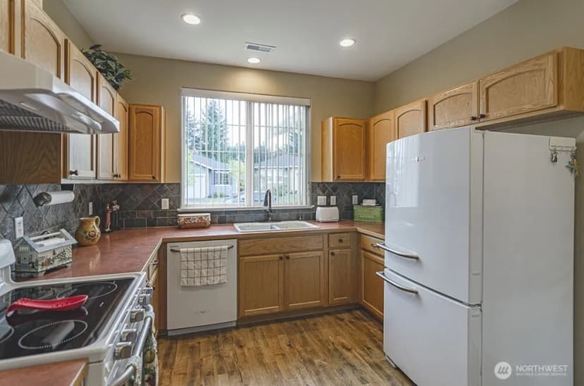 Property photo for 4201 Bainbridge Court Ne, Lacey photo 17