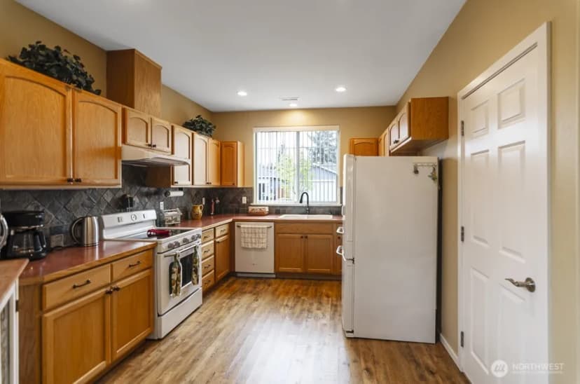 Property photo for 4201 Bainbridge Court Ne, Lacey photo 16