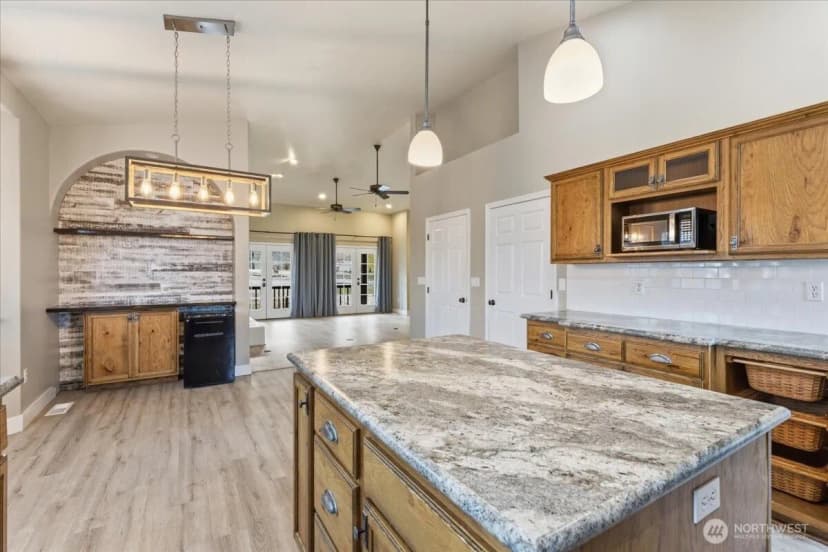 Property photo for 55676 Bay Area Dr Ne, Electric City photo 13