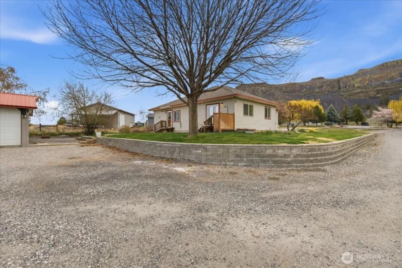 Property photo for 55676 Bay Area Dr Ne, Electric City photo 28
