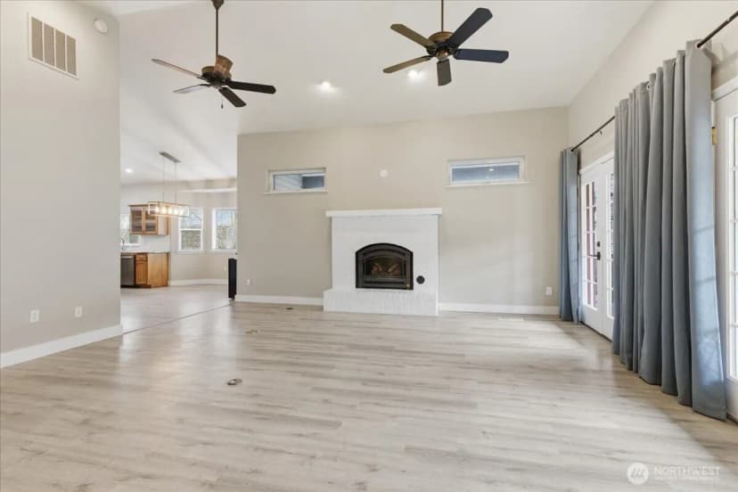 Property photo for 55676 Bay Area Dr Ne, Electric City photo 6
