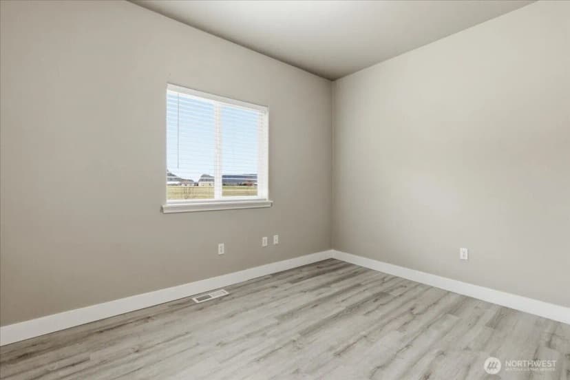 Property photo for 55676 Bay Area Dr Ne, Electric City photo 19