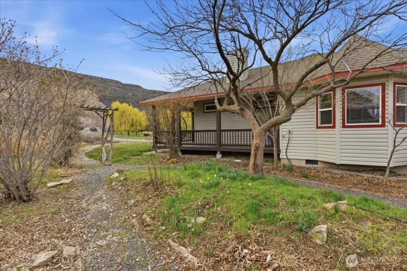 Property photo for 55676 Bay Area Dr Ne, Electric City photo 32