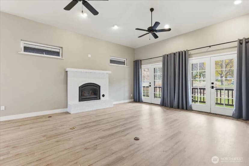 Property photo for 55676 Bay Area Dr Ne, Electric City photo 7