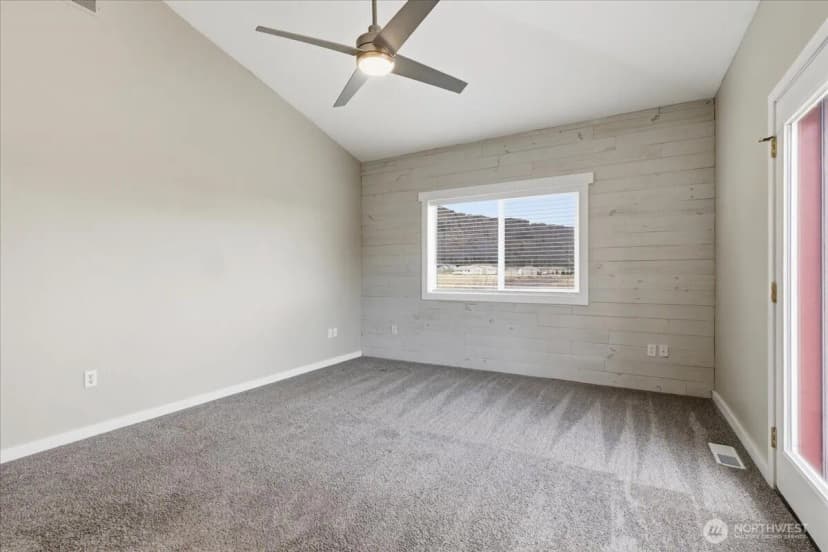 Property photo for 55676 Bay Area Dr Ne, Electric City photo 25