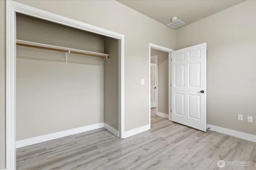 Property photo for 55676 Bay Area Dr Ne, Electric City photo 20