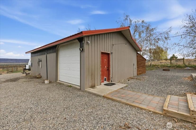Property photo for 55676 Bay Area Dr Ne, Electric City photo 30