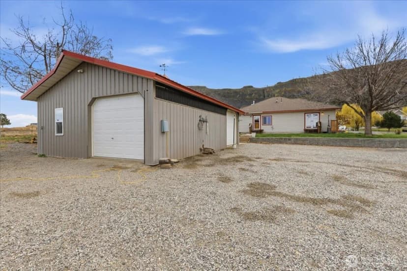 Property photo for 55676 Bay Area Dr Ne, Electric City photo 35