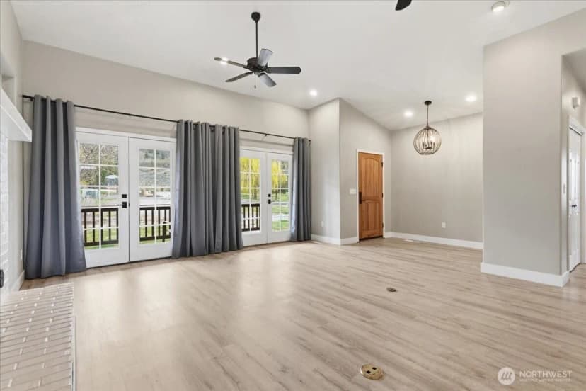 Property photo for 55676 Bay Area Dr Ne, Electric City photo 8