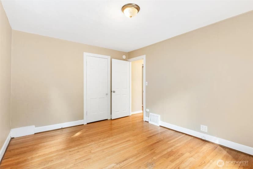 Property photo for 12700 37th Avenue Ne, Seattle photo 15