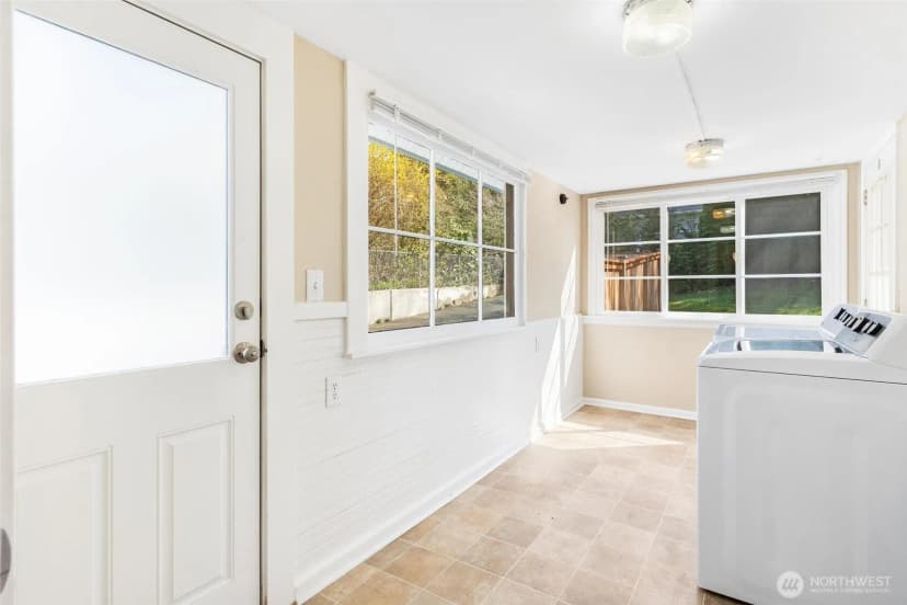 Property photo for 12700 37th Avenue Ne, Seattle photo 19