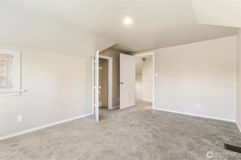 Property photo for 12700 37th Avenue Ne, Seattle photo 27