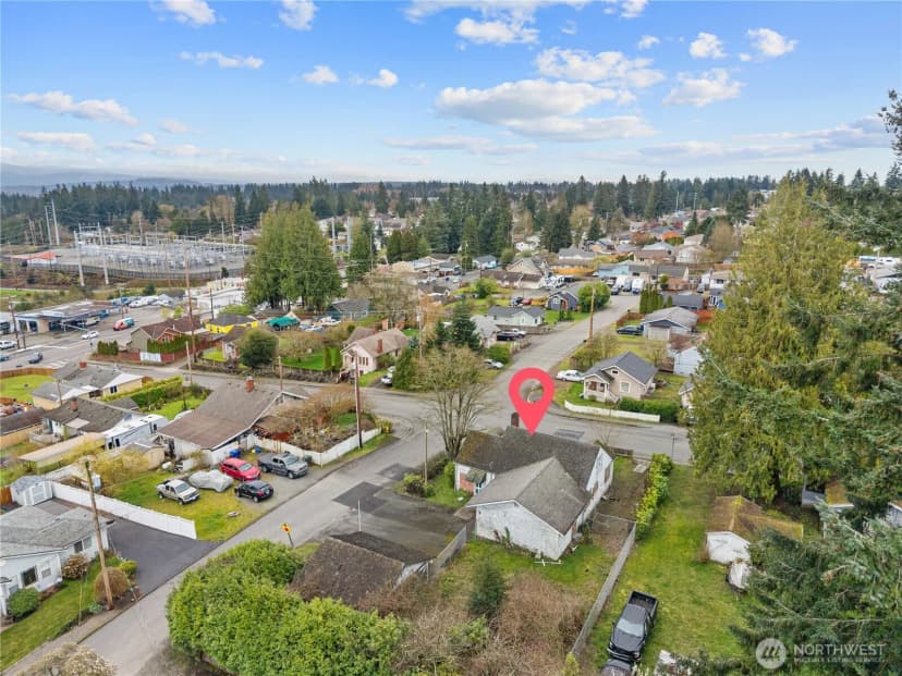 Property photo for 1405 75th Street Se, Everett photo 9