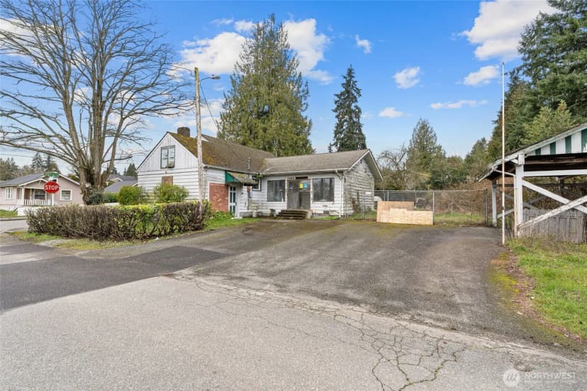 Property photo for 1405 75th Street Se, Everett photo 4