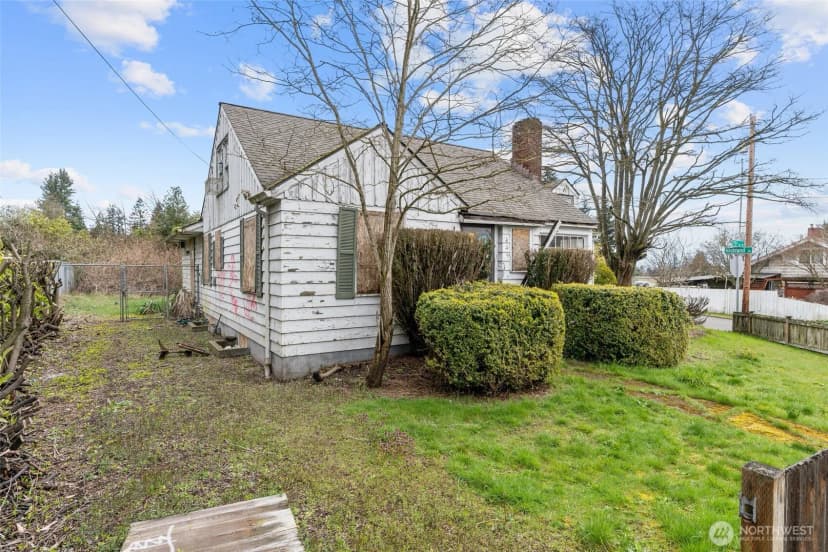 Property photo for 1405 75th Street Se, Everett photo 3