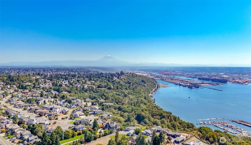 Property photo for 4516 Browns Point Boulevard Ne, Tacoma photo 8