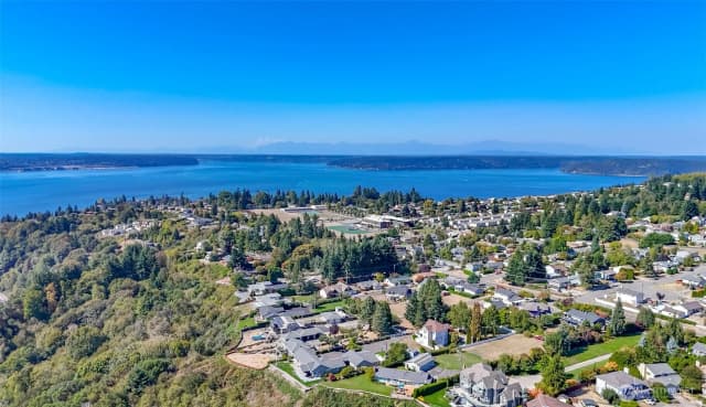 Property photo for 4516 Browns Point Boulevard Ne, Tacoma photo 5